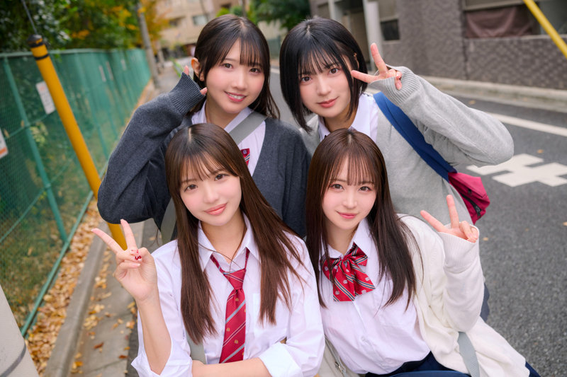 める＆ひかり＆もあ＆ゆみ 1枚目