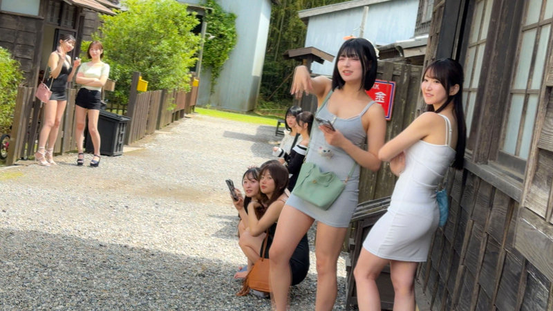 ゆみ＆しおり 1枚目